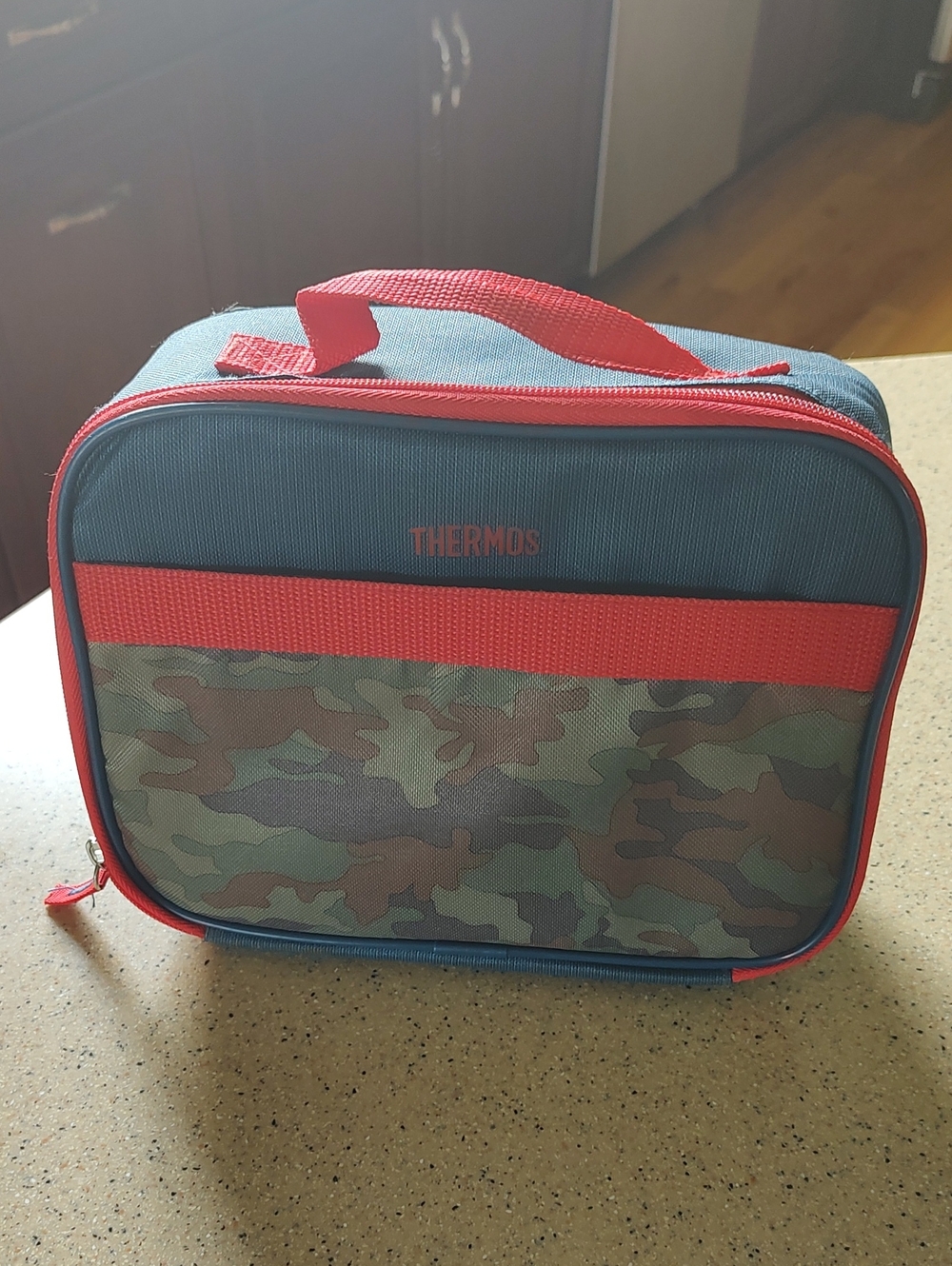 Thermos Blue and Red Camo Kids Lunch Bag
